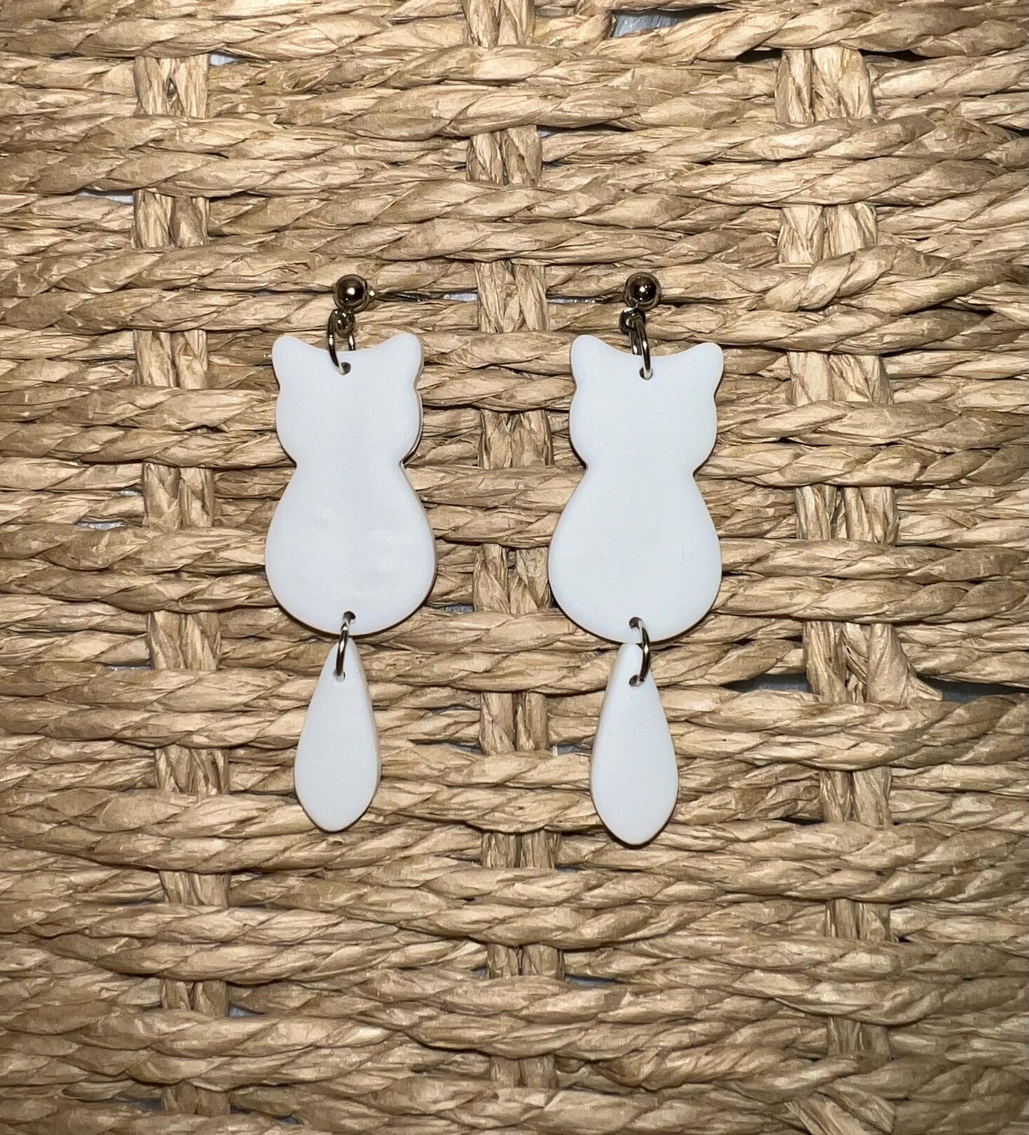 Cat studs
