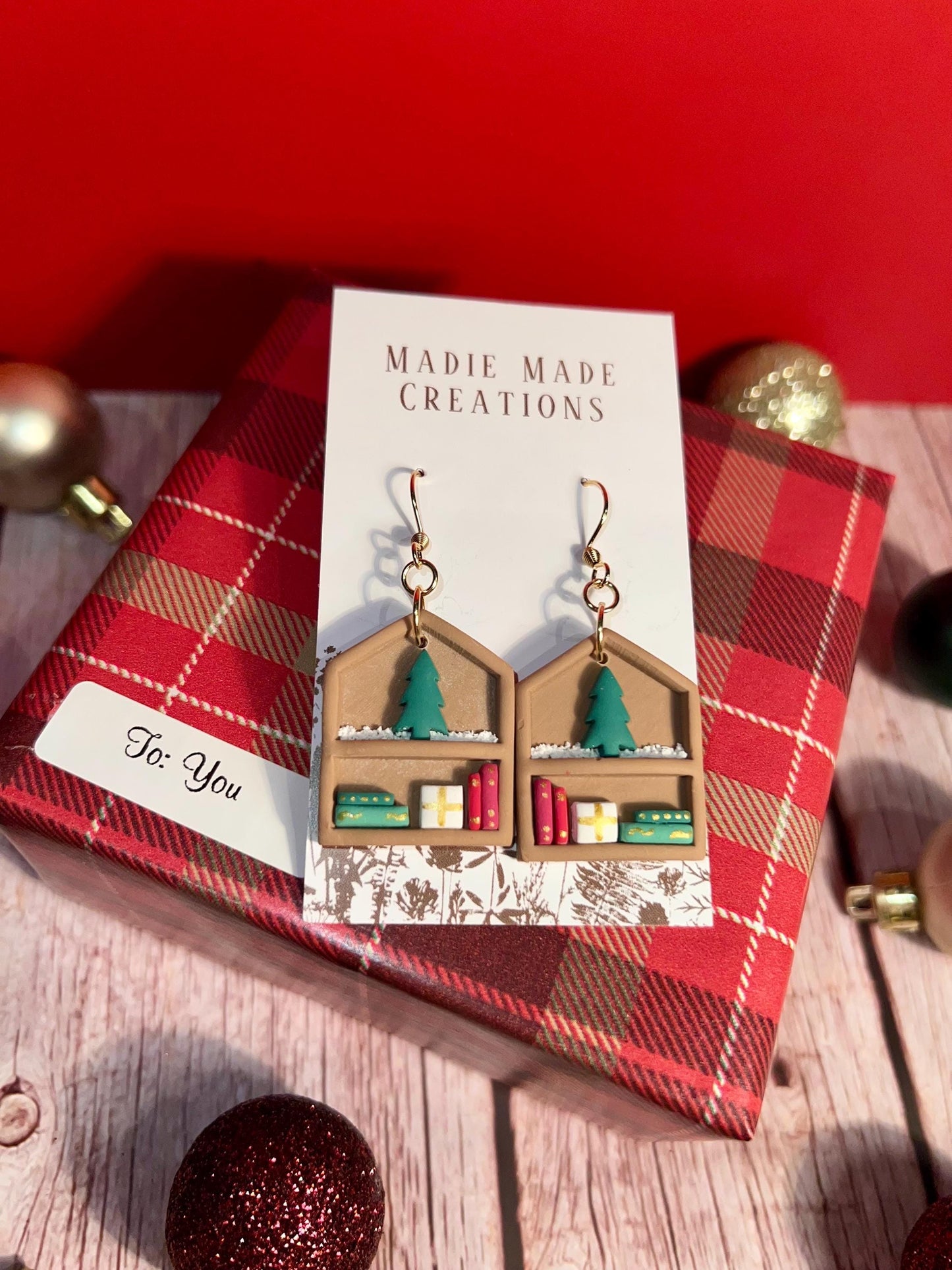 Medium Christmas Bookshelf Dangles