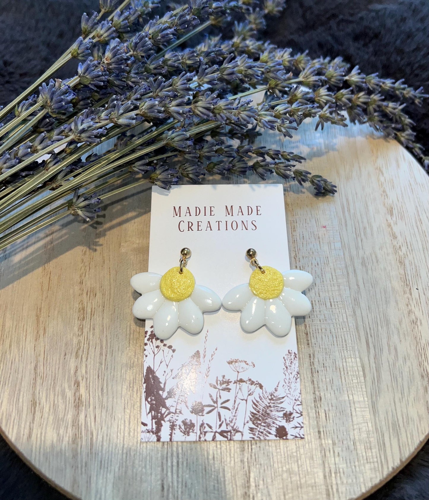 Daisies studs